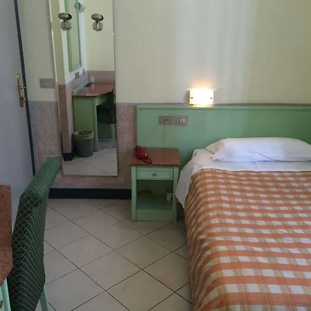 Hotel Mazzini 3*